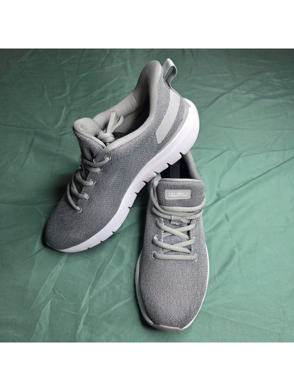 Kuru FLEX Via Men's. 9.5 Cool Gray Bright White